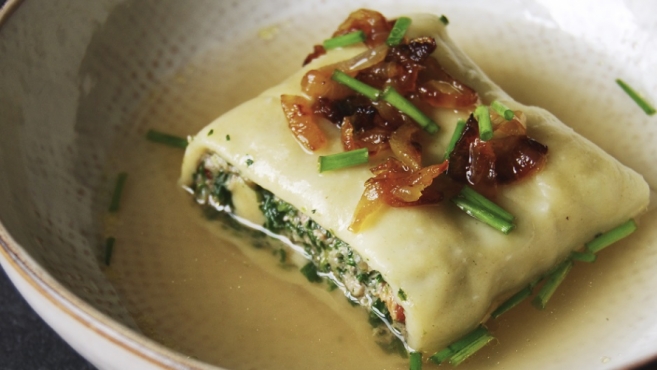 German spinach and meat ravioli -- Maultaschen