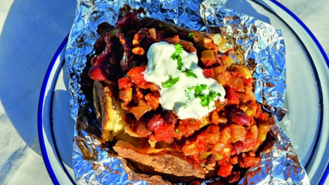 One-Pot Chili with Baked Potatoes 