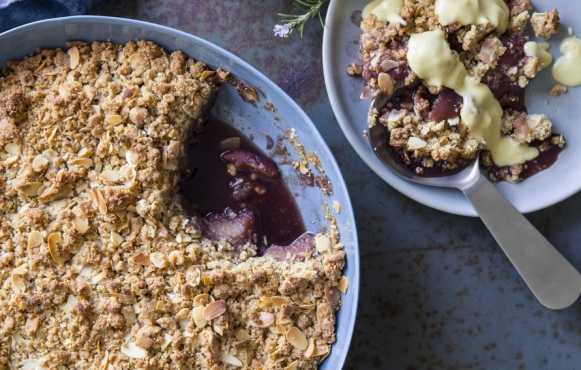 vegan sangria crumble