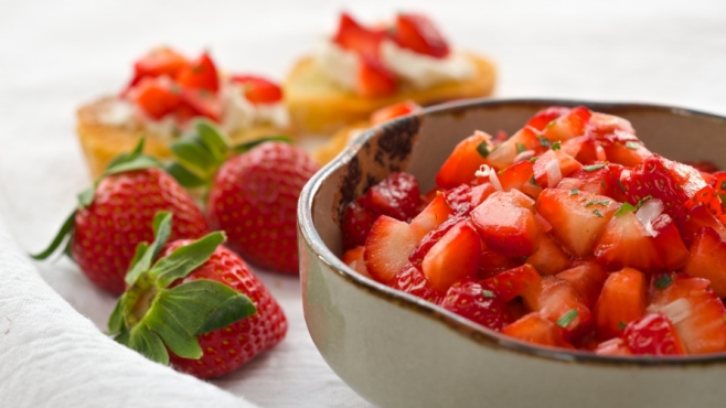 Recipe for strawberry tarragon salsa.